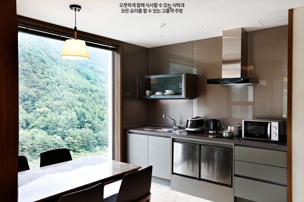Pine Forest Jeongseon Alpine Resort מראה חיצוני תמונה