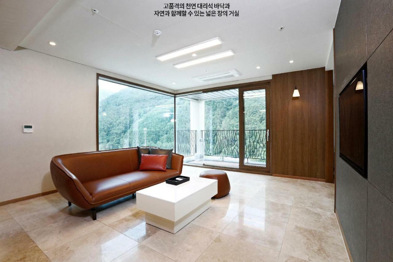Pine Forest Jeongseon Alpine Resort מראה חיצוני תמונה